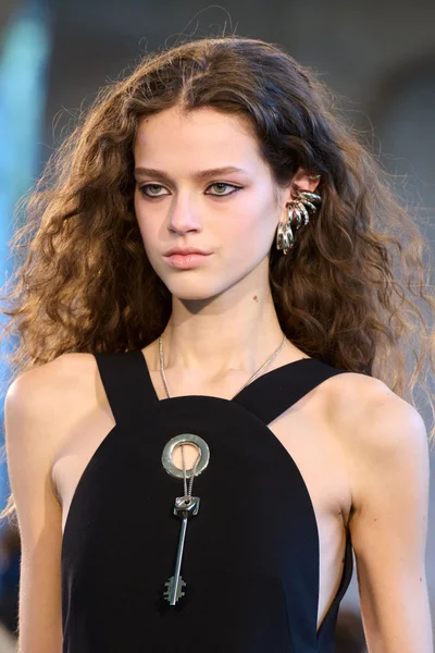 Look 27